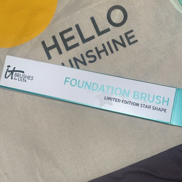 IT Cosmetics Limited Edition Super Star Foundation Brush bundle - Picture 10 of 15